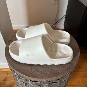 Nike Women’s Calm Slides Size 8
